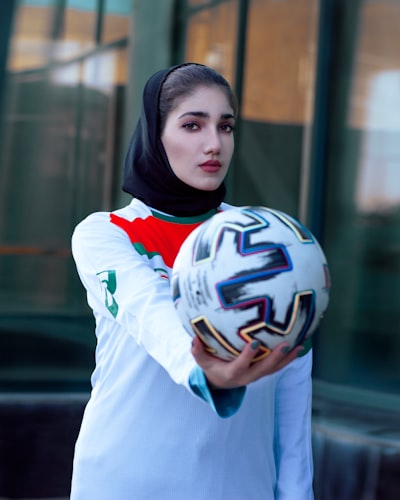 الدوري السعودي للمحترفينبطولة كرة القدم الأكثر شعبية في المملكة
